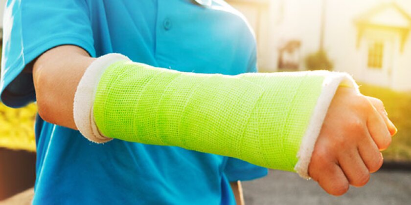 young-boy-with-broken-wrist-600x300.jpg