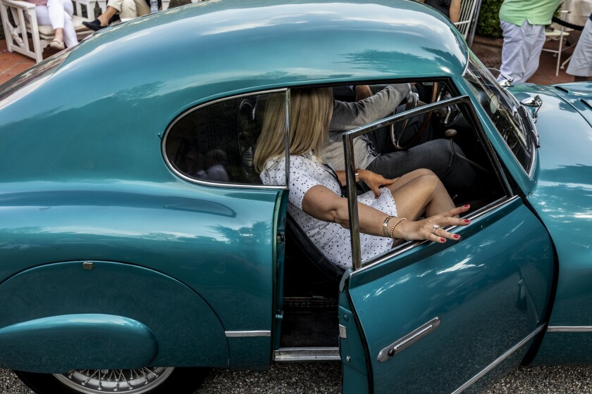 di-classic-car-122718.jpg