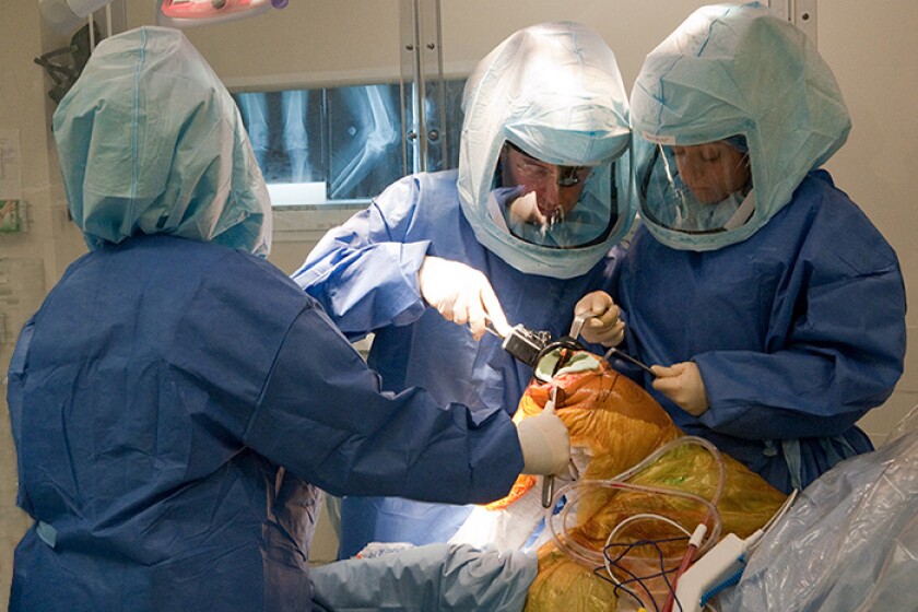 Knee-replacement-surgery-CROP.jpg