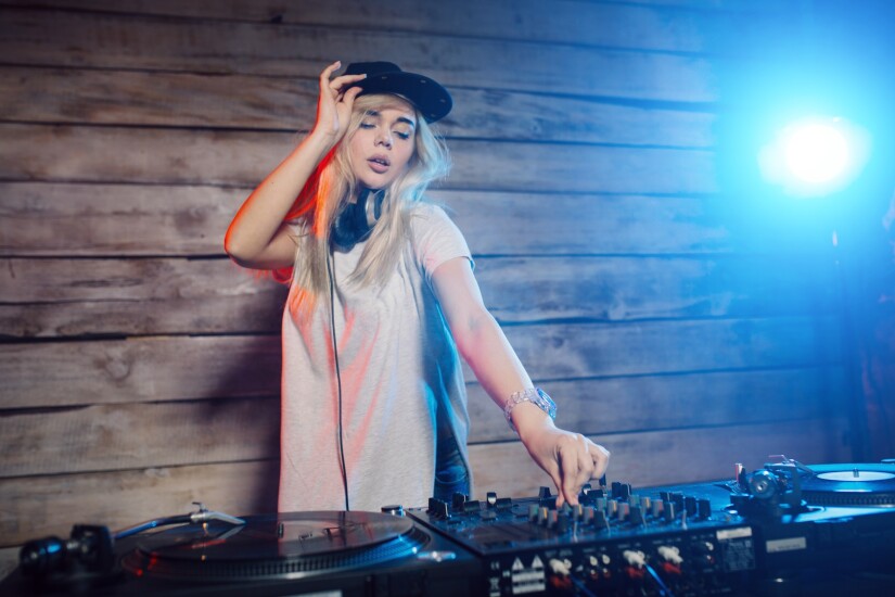 7. DJ.jpg