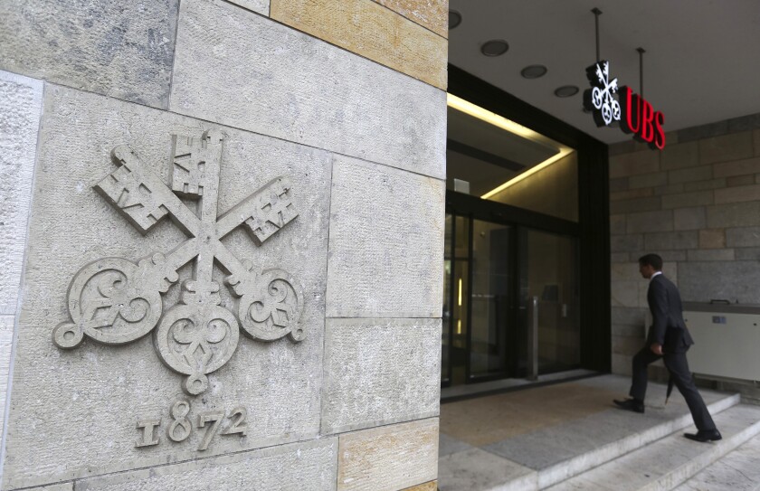The license obtained by UBS allows the firm to manage assets for institutional and high-net-worth investors in the world’s second-largest economy for the first time.