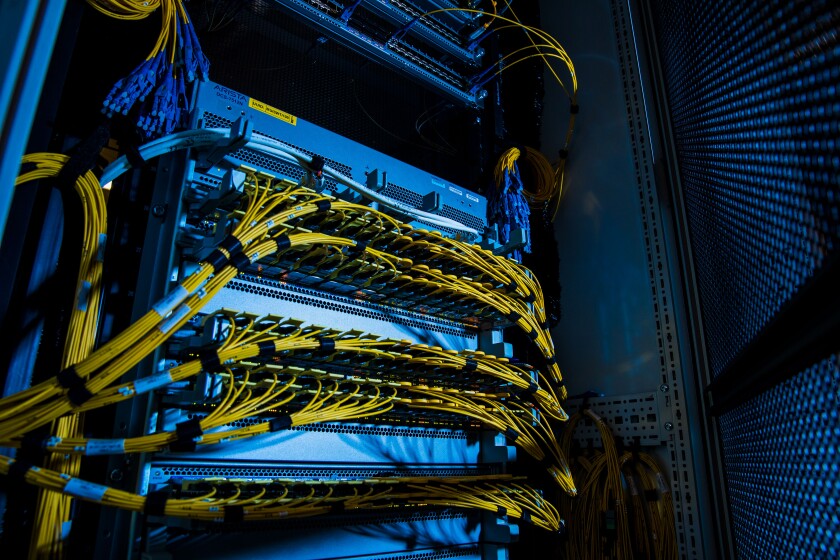 di-datacenter-stock.jpg