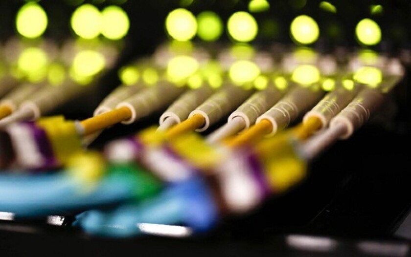 1491270785_server-cables-computers-internet