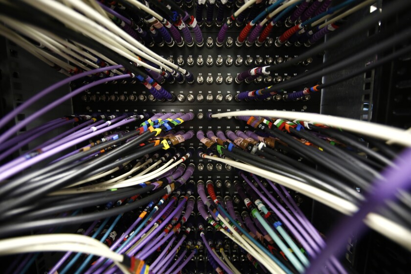 di-stock-server-070618.jpg